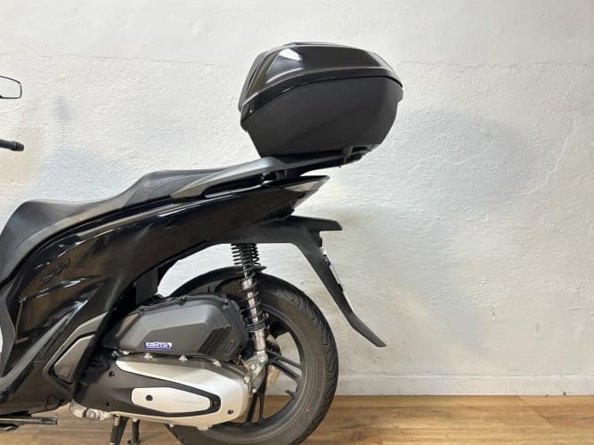 Comprar HONDA SH 125 2024 de segunda mano HONDA SH 125 2024 de segunda mano