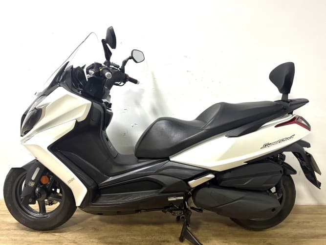 Comprar KYMCO SUPER DINK 350 2022 de segunda mano KYMCO SUPER DINK 350 2022 de segunda mano