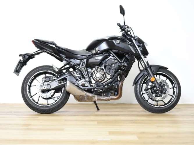 Comprar YAMAHA MT-07 (A2) 2019 de segunda mano YAMAHA MT-07 (A2) 2019 de segunda mano