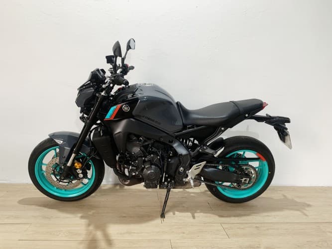 Comprar YAMAHA MT-09 (A2) 2024 de segunda mano YAMAHA MT-09 (A2) 2024 de segunda mano