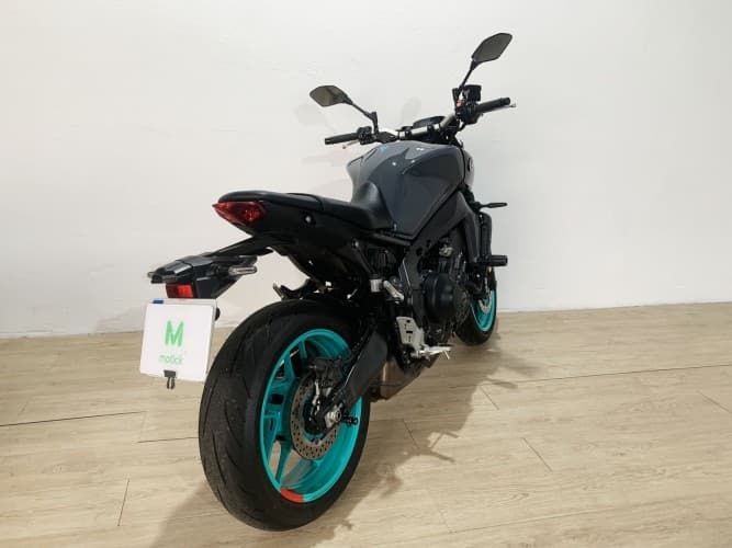 Comprar YAMAHA MT-09 (A2) 2024 de segunda mano YAMAHA MT-09 (A2) 2024 de segunda mano