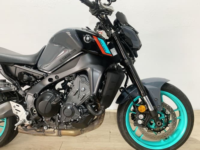 Comprar YAMAHA MT-09 (A2) 2024 de segunda mano YAMAHA MT-09 (A2) 2024 de segunda mano