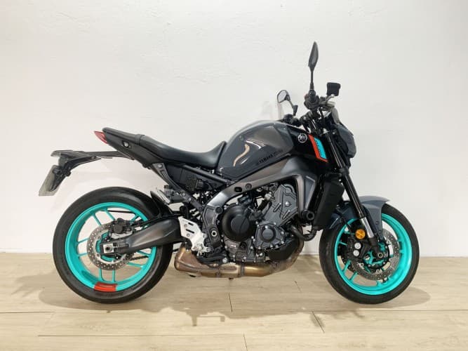 Comprar YAMAHA MT-09 (A2) 2024 de segunda mano YAMAHA MT-09 (A2) 2024 de segunda mano