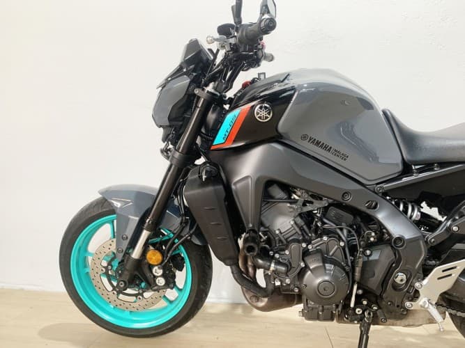 Comprar YAMAHA MT-09 (A2) 2024 de segunda mano YAMAHA MT-09 (A2) 2024 de segunda mano