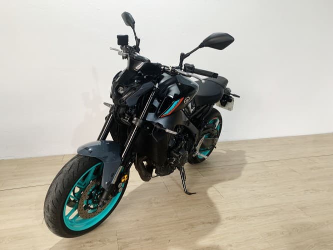 Comprar YAMAHA MT-09 (A2) 2024 de segunda mano YAMAHA MT-09 (A2) 2024 de segunda mano