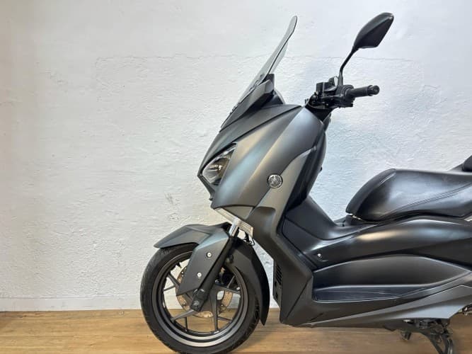 YAMAHA XMAX 125 2018 de segunda mano