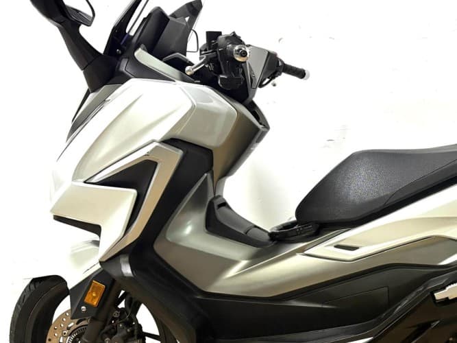 HONDA FORZA 350 2021 de segunda mano