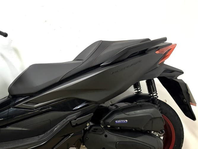 HONDA FORZA 125 2023 de segunda mano