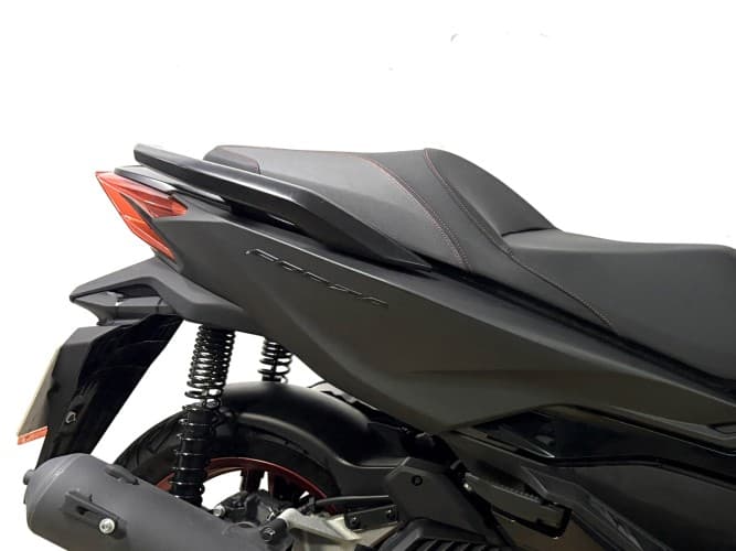 HONDA FORZA 125 2023 de segunda mano