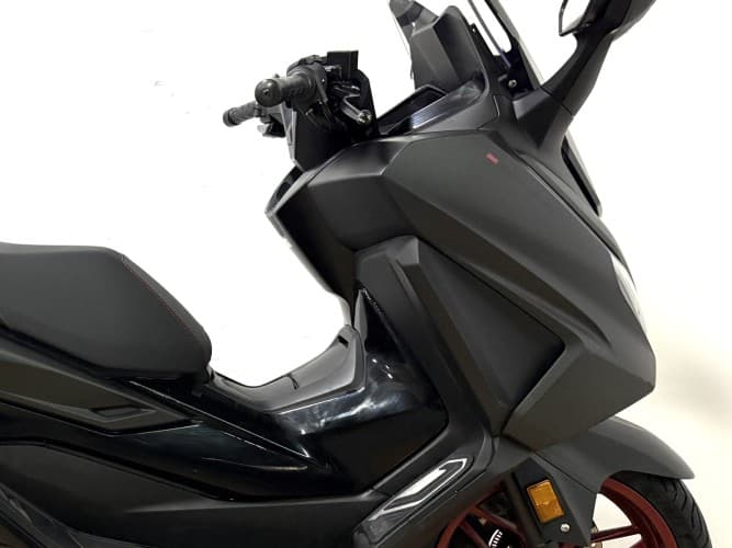 HONDA FORZA 125 2023 de segunda mano