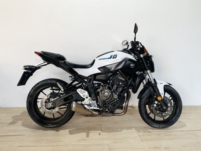 Comprar YAMAHA MT-07 (A2) 2018 de segunda mano YAMAHA MT-07 (A2) 2018 de segunda mano