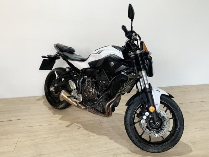 Comprar YAMAHA MT-07 (A2) 2018 de segunda mano YAMAHA MT-07 (A2) 2018 de segunda mano