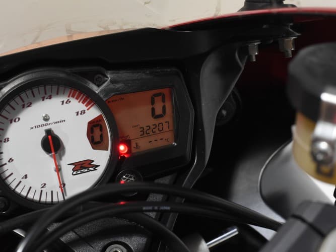 SUZUKI GSX R600 2006 de segunda mano