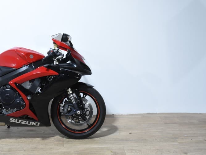 SUZUKI GSX R600 2006 de segunda mano