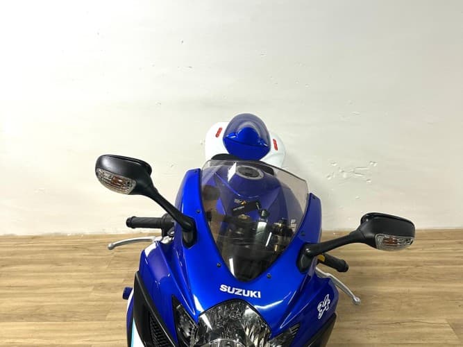 SUZUKI GSX R600 2006 de segunda mano