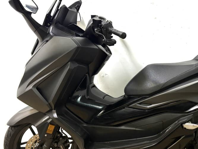 HONDA FORZA 350 2023 de segunda mano