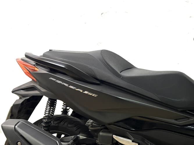 HONDA FORZA 350 2023 de segunda mano