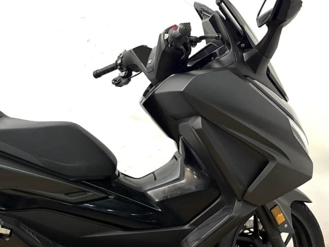 HONDA FORZA 350 2023 de segunda mano