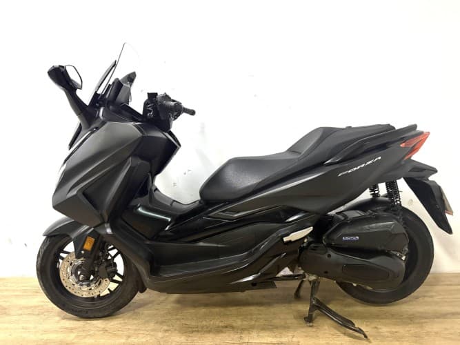 Comprar HONDA FORZA 125 2023 de segunda mano HONDA FORZA 125 2023 de segunda mano