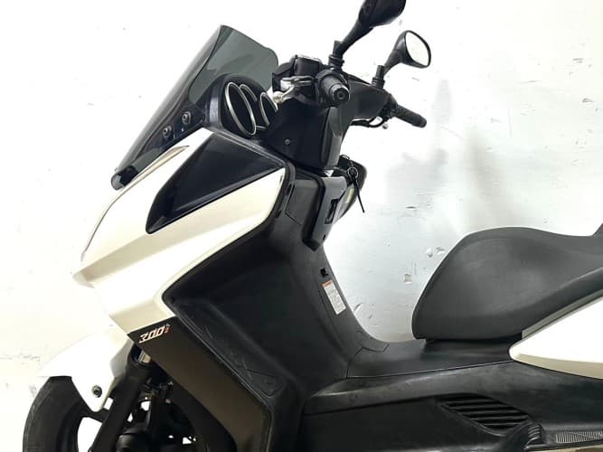 KYMCO SUPER DINK 300I 2012 de segunda mano