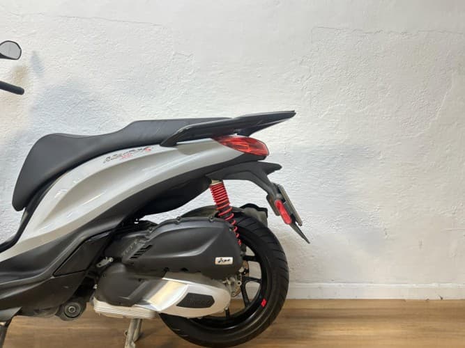 Comprar PIAGGIO MEDLEY 125 2024 de segunda mano PIAGGIO MEDLEY 125 2024 de segunda mano