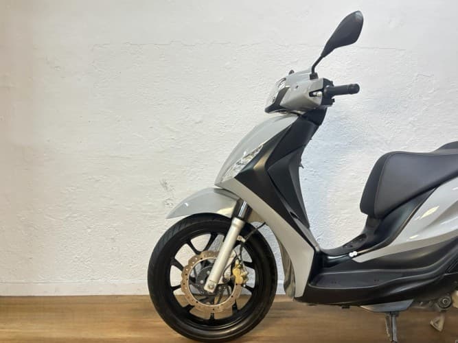 Comprar PIAGGIO MEDLEY 125 2024 de segunda mano PIAGGIO MEDLEY 125 2024 de segunda mano