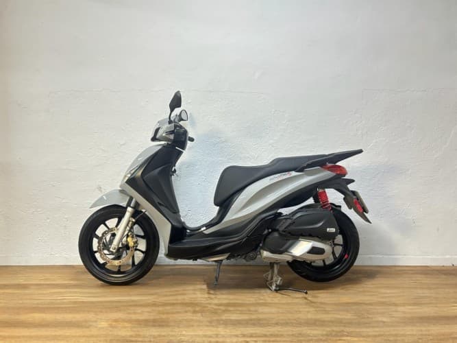 Comprar PIAGGIO MEDLEY 125 2024 de segunda mano PIAGGIO MEDLEY 125 2024 de segunda mano