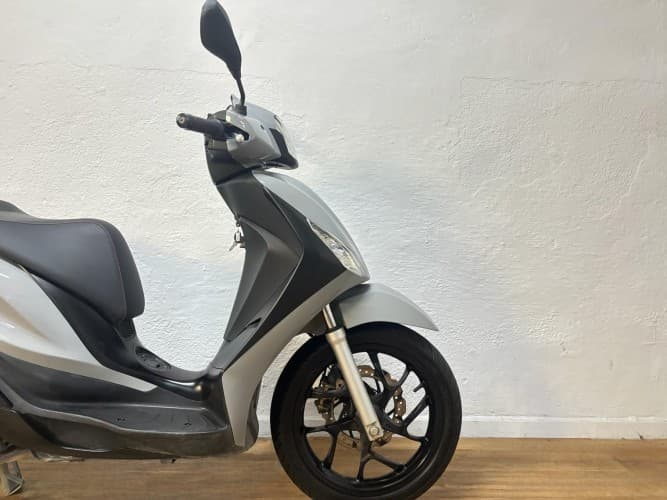 Comprar PIAGGIO MEDLEY 125 2024 de segunda mano PIAGGIO MEDLEY 125 2024 de segunda mano