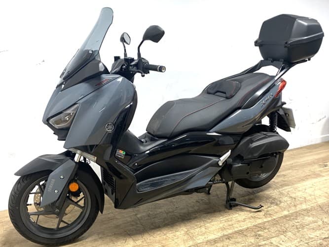 Comprar YAMAHA XMAX 125 (TECH MAX) 2022 de segunda mano YAMAHA XMAX 125 (TECH MAX) 2022 de segunda mano