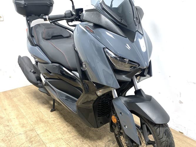 Comprar YAMAHA XMAX 125 (TECH MAX) 2022 de segunda mano YAMAHA XMAX 125 (TECH MAX) 2022 de segunda mano