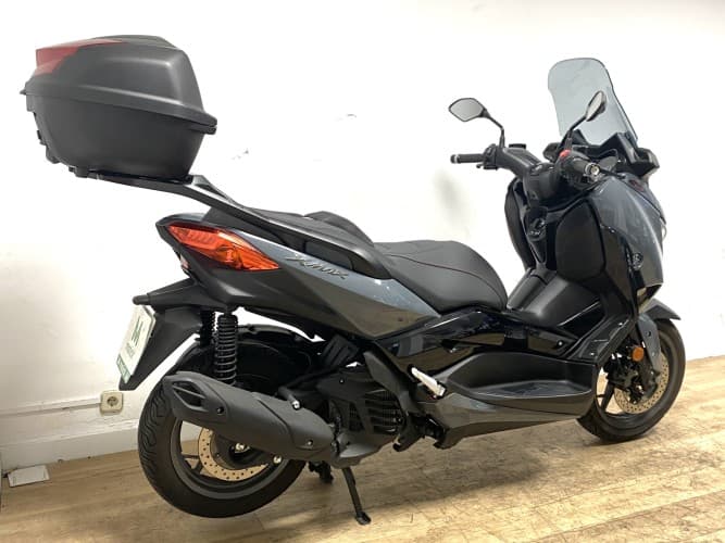 Comprar YAMAHA XMAX 125 (TECH MAX) 2022 de segunda mano YAMAHA XMAX 125 (TECH MAX) 2022 de segunda mano