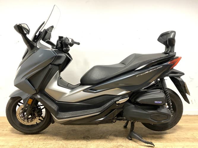 Comprar HONDA FORZA 350 2023 de segunda mano HONDA FORZA 350 2023 de segunda mano