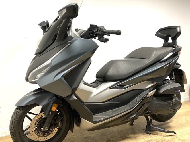 Comprar HONDA FORZA 350 2023 de segunda mano HONDA FORZA 350 2023 de segunda mano