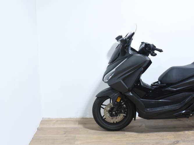HONDA FORZA 350 2023 de segunda mano