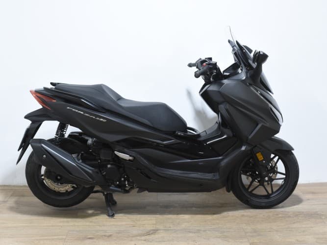 HONDA FORZA 350 2023 de segunda mano
