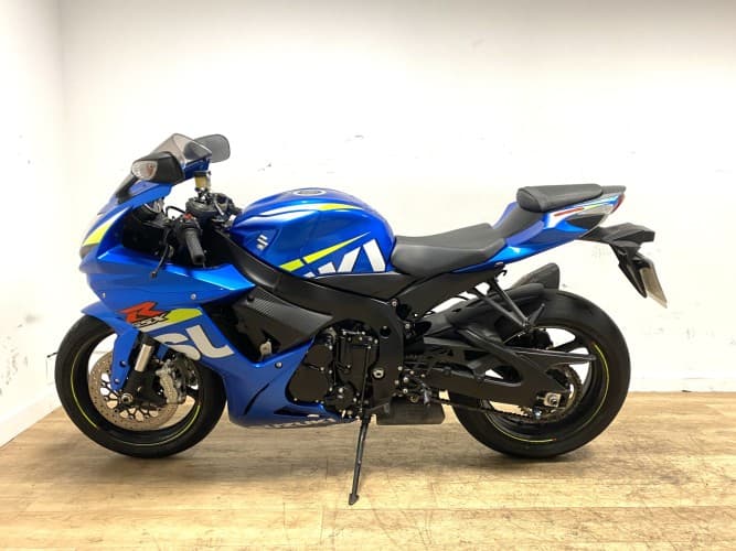 SUZUKI GSX R600 2016 de segunda mano