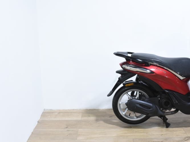 Comprar PIAGGIO LIBERTY 50 (IVA DEDUCIBLE) 2024 de segunda mano PIAGGIO LIBERTY 50 (IVA DEDUCIBLE) 2024 de segunda mano