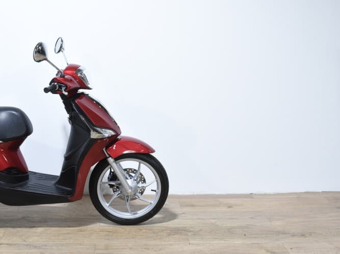 Comprar PIAGGIO LIBERTY 50 (IVA DEDUCIBLE) 2024 de segunda mano PIAGGIO LIBERTY 50 (IVA DEDUCIBLE) 2024 de segunda mano