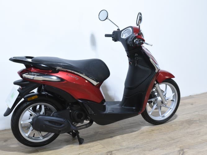 Comprar PIAGGIO LIBERTY 50 (IVA DEDUCIBLE) 2024 de segunda mano PIAGGIO LIBERTY 50 (IVA DEDUCIBLE) 2024 de segunda mano