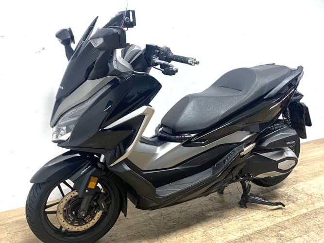 HONDA FORZA 350 2021 de segunda mano