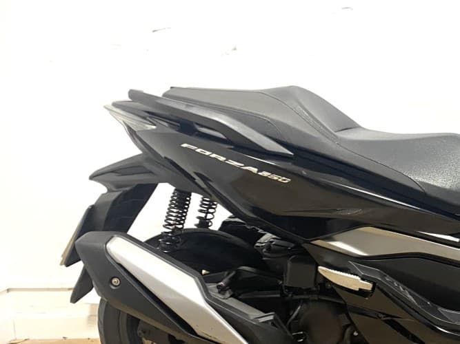 HONDA FORZA 350 2021 de segunda mano