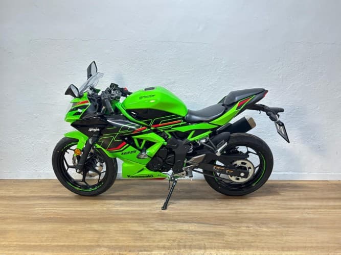 KAWASAKI NINJA 125 2024 de segunda mano