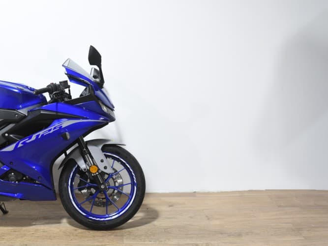 YAMAHA YZF R125 2020 de segunda mano