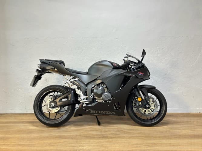 Comprar HONDA CBR 600 RR (A) 2025 de segunda mano HONDA CBR 600 RR (A) 2025 de segunda mano
