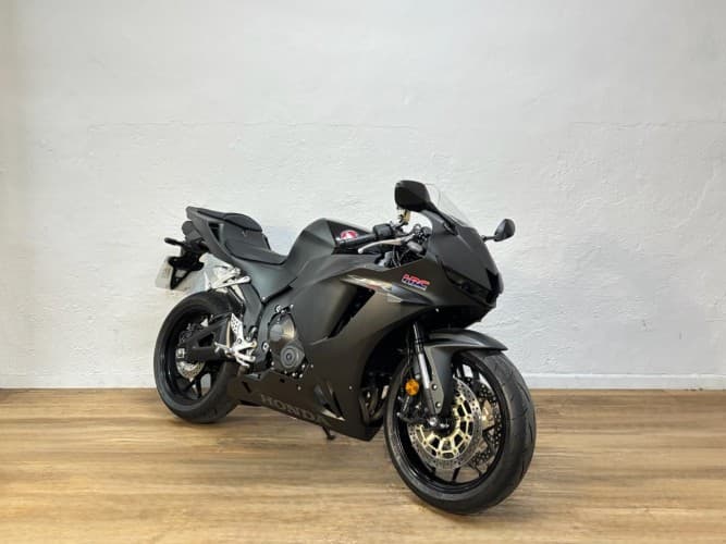 Comprar HONDA CBR 600 RR (A) 2025 de segunda mano HONDA CBR 600 RR (A) 2025 de segunda mano
