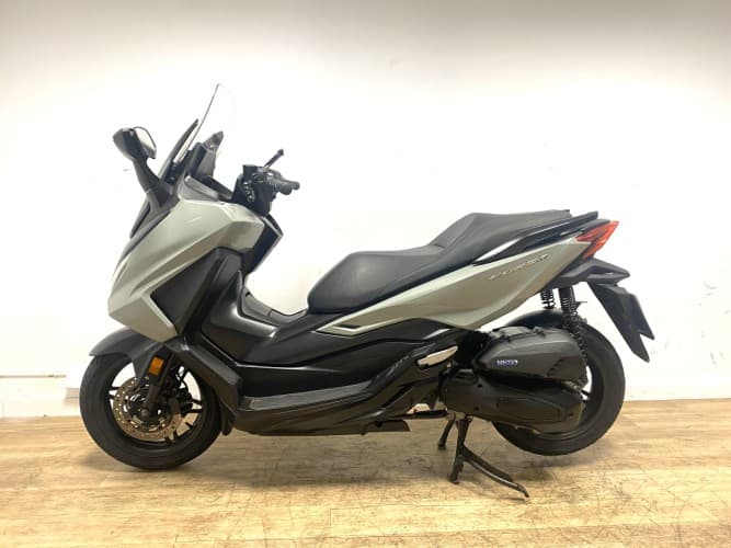 Comprar HONDA FORZA 125 2023 de segunda mano HONDA FORZA 125 2023 de segunda mano
