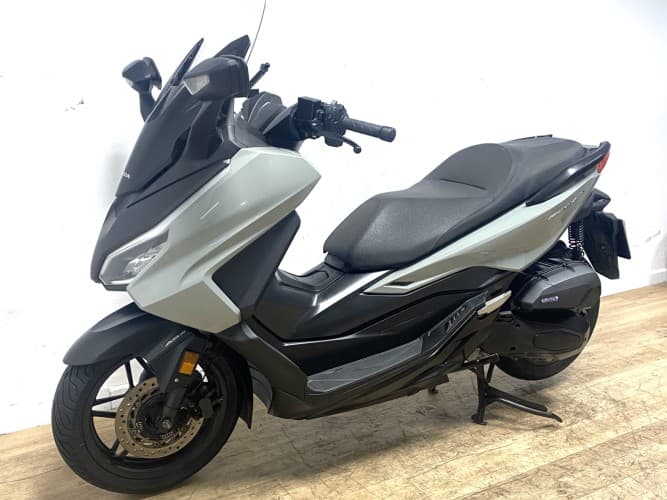 Comprar HONDA FORZA 125 2023 de segunda mano HONDA FORZA 125 2023 de segunda mano