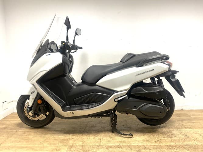 Comprar SYM MAXSYM 400 ABS 2021 de segunda mano SYM MAXSYM 400 ABS 2021 de segunda mano