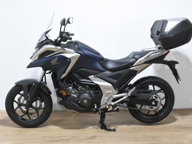 HONDA NC 750 X (A)(BAUL + PUÑOS CALEFAC.) 2024 de segunda mano