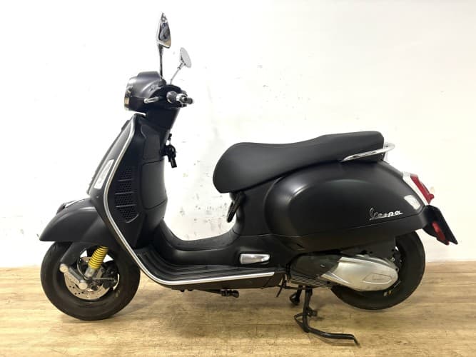 Comprar PIAGGIO VESPA 300 2021 de segunda mano PIAGGIO VESPA 300 2021 de segunda mano